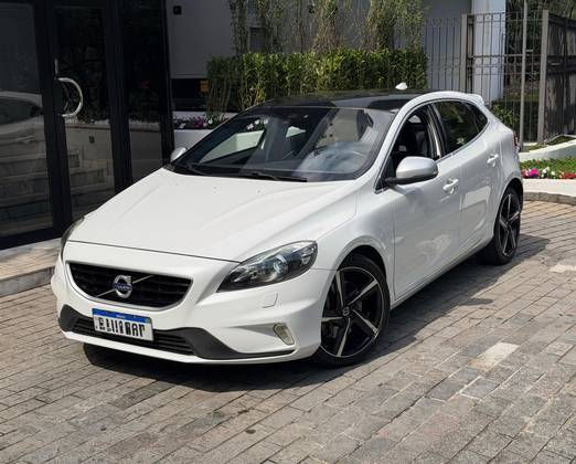 VOLVO V40 2.0 T5 R DESIGN TURBO GASOLINA 4P AUTOMÁTICO